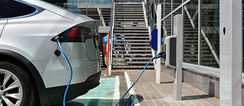 Electric vehicle on charge